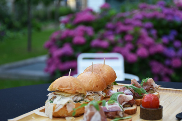 Quelles idées de repas originaux pour une soirée d'été ?