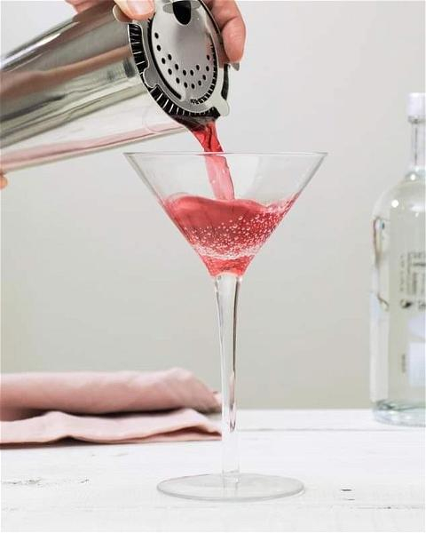 Les beaux jours sont de retour, les cocktails aussi 🍸

#knvaevents #evenementiellyon #cocktail