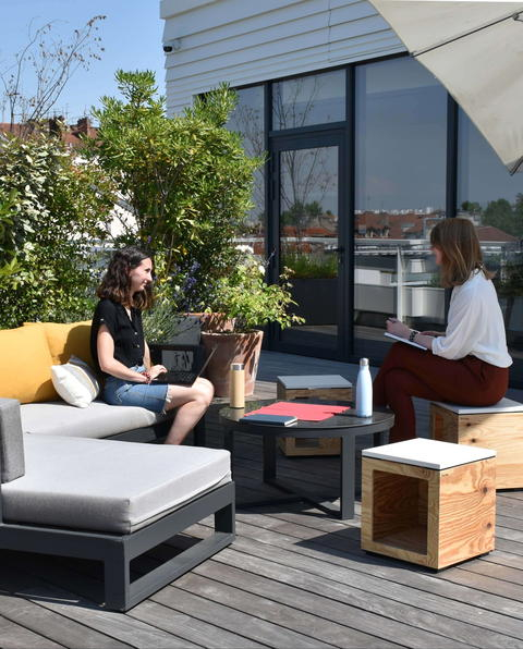 Surprise ! On dirait que l'été n'a pas dit son dernier mot ☀️

Les terrasses de la Maison Vitton profitent encore à nos clients pour leurs événements en grand, comme en petit comité.

#knvaevents #maisonvitton #séminairelyon #événementiellyon