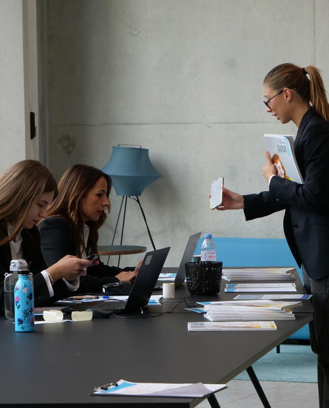 Pour la seconde année consécutive, la Maison Vitton a accueilli le salon international Access Masters de @adventgroup 🎓

Plusieurs écoles prestigieuses, parmi lesquelles @emlyonbschool, @escpbs, @unibocconi, @hultbusinessschool, @ienewyorkcollege, @schilleruniversitysiu, @unicatt et @iebusiness ont accueilli des étudiants redoublement de motivation venus s'entretenir avec elles au sein de notre salle phare : l'Espace Rencontre.

#maisonvitton #séminairelyon #salonlyon #salonetudiants #accessmasters